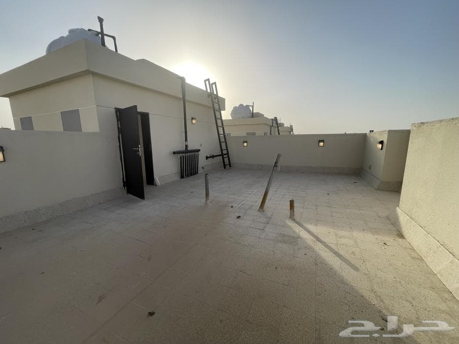 3 bedroom villa in Al Janadriyah 37