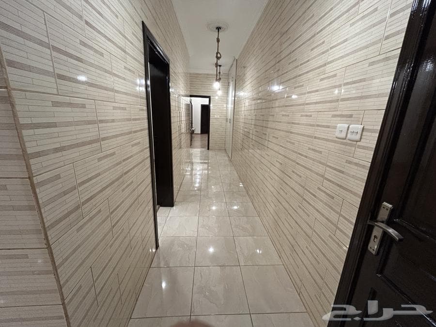 شقة 5 غرف في الأجاويد 10