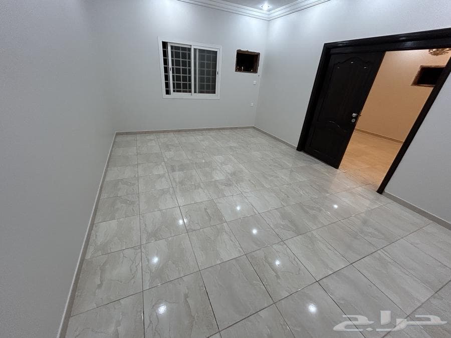 شقة 5 غرف في الأجاويد 2