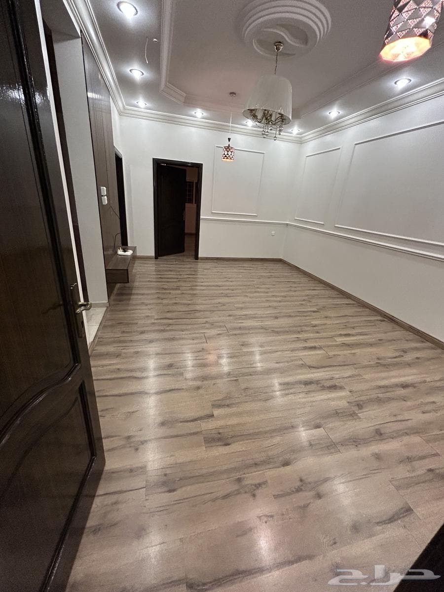 شقة 5 غرف في الأجاويد 4