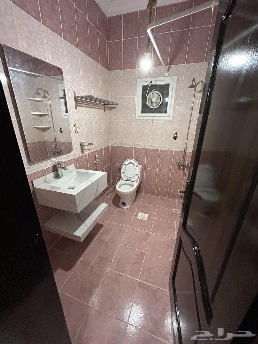 شقة 5 غرف في الأجاويد 7