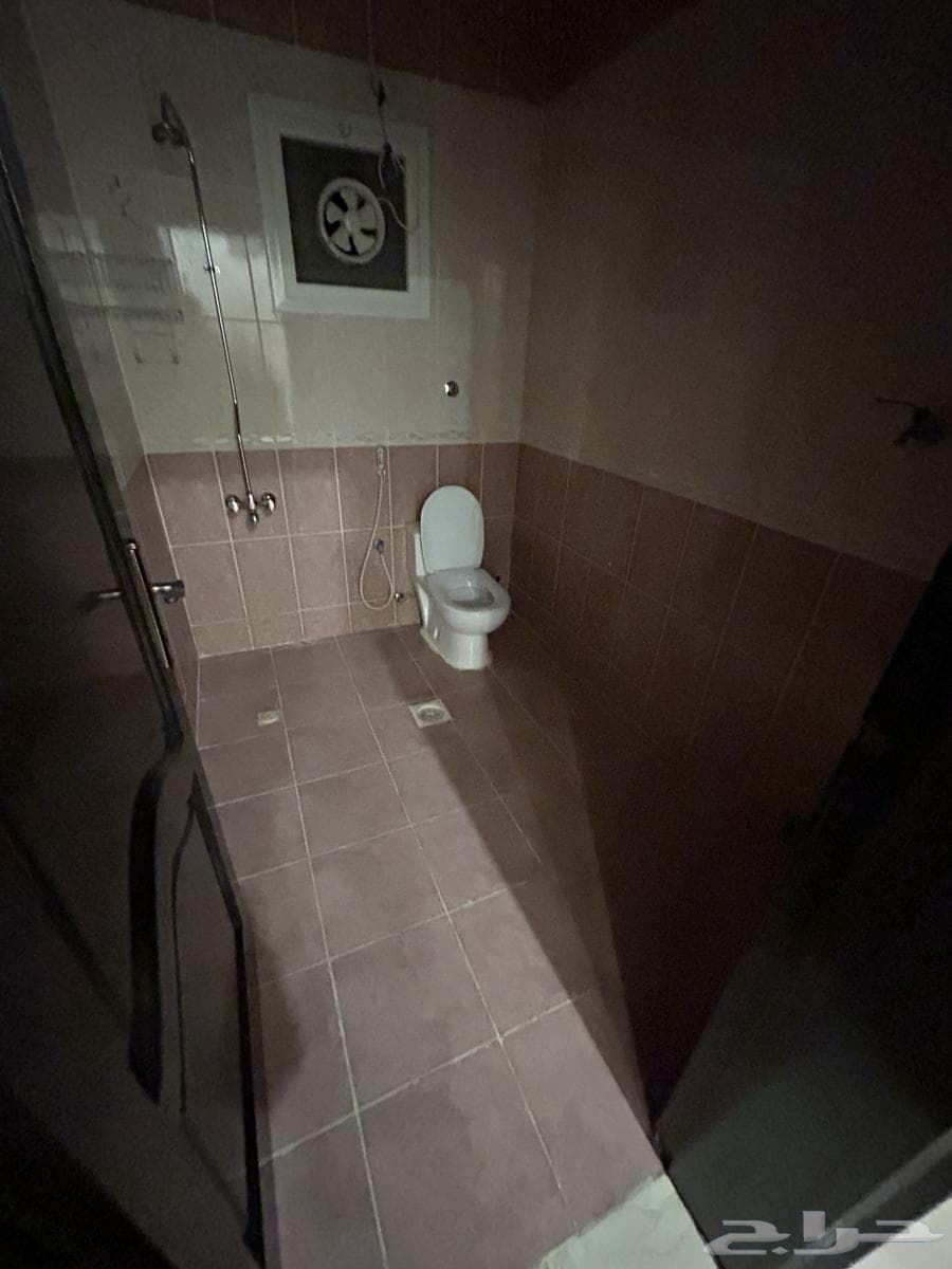 شقة 5 غرف في الأجاويد 8