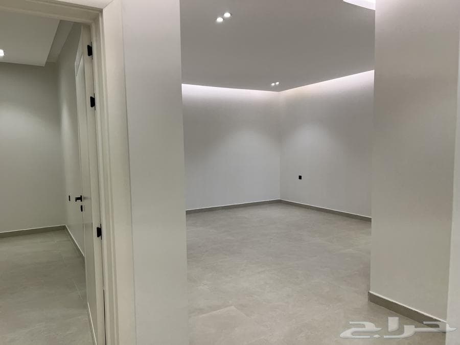 فيلا 9 غرف في العزيزية الثاني 12