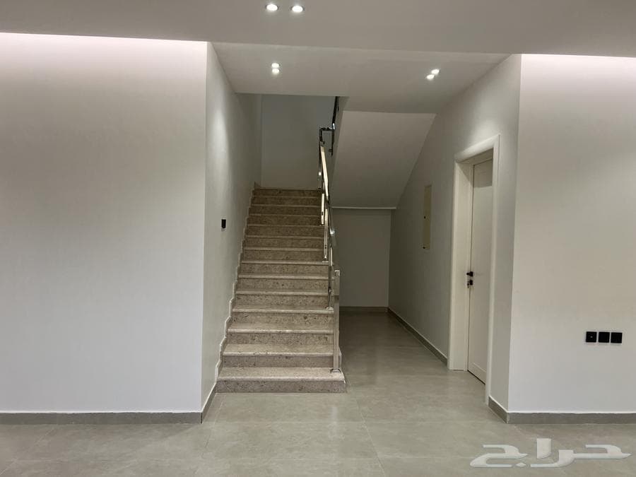 فيلا 9 غرف في العزيزية الثاني 17