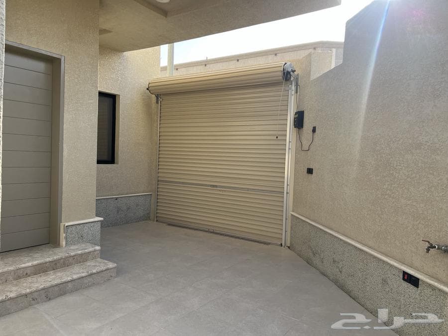 فيلا 9 غرف في العزيزية الثاني 5