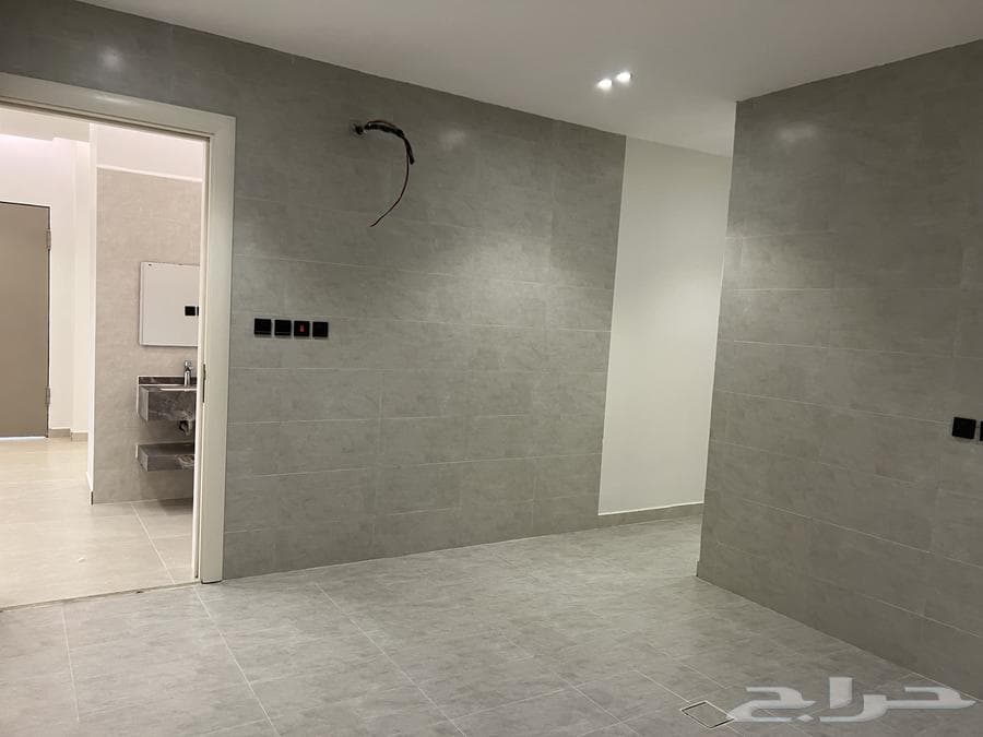 فيلا 9 غرف في العزيزية الثاني 10