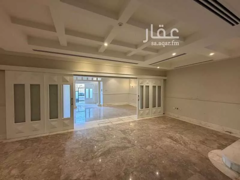 8 bedroom villa in Al Hizam Al Akhdar 2