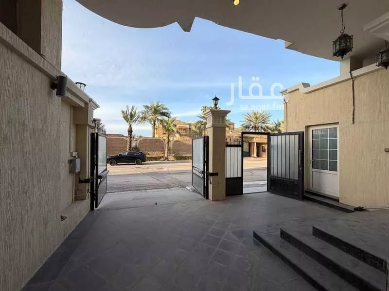 8 bedroom villa in Al Hizam Al Akhdar 13