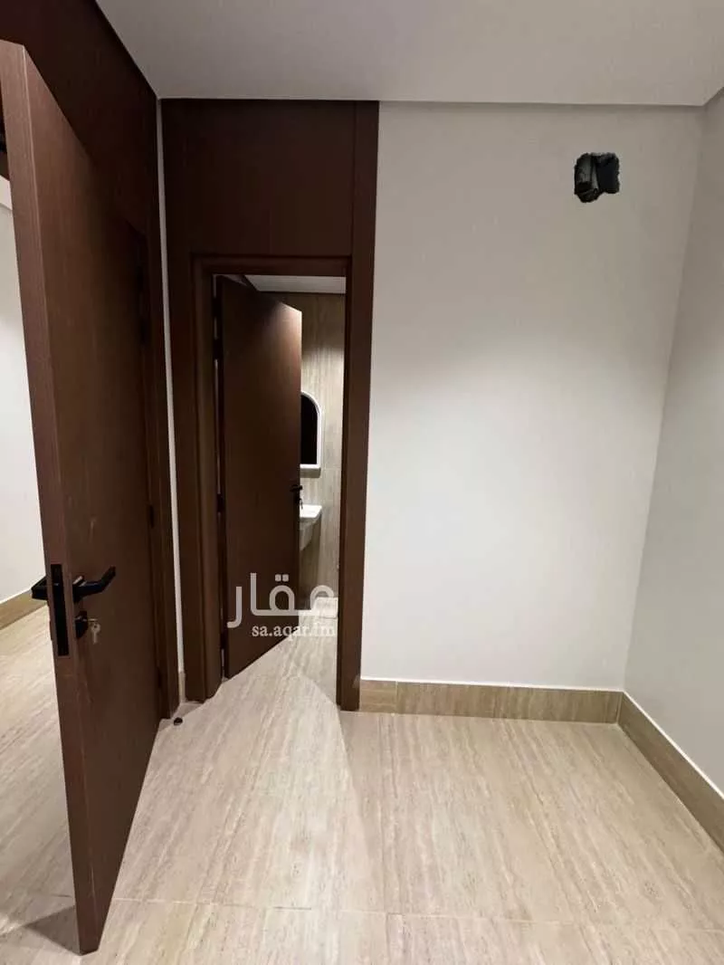 شقة 3 غرف في الخور 6