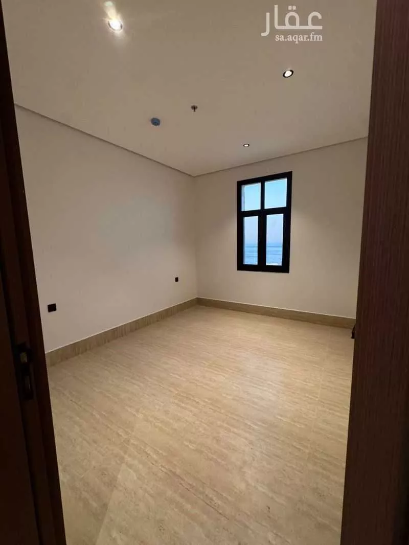 شقة 3 غرف في الخور 8