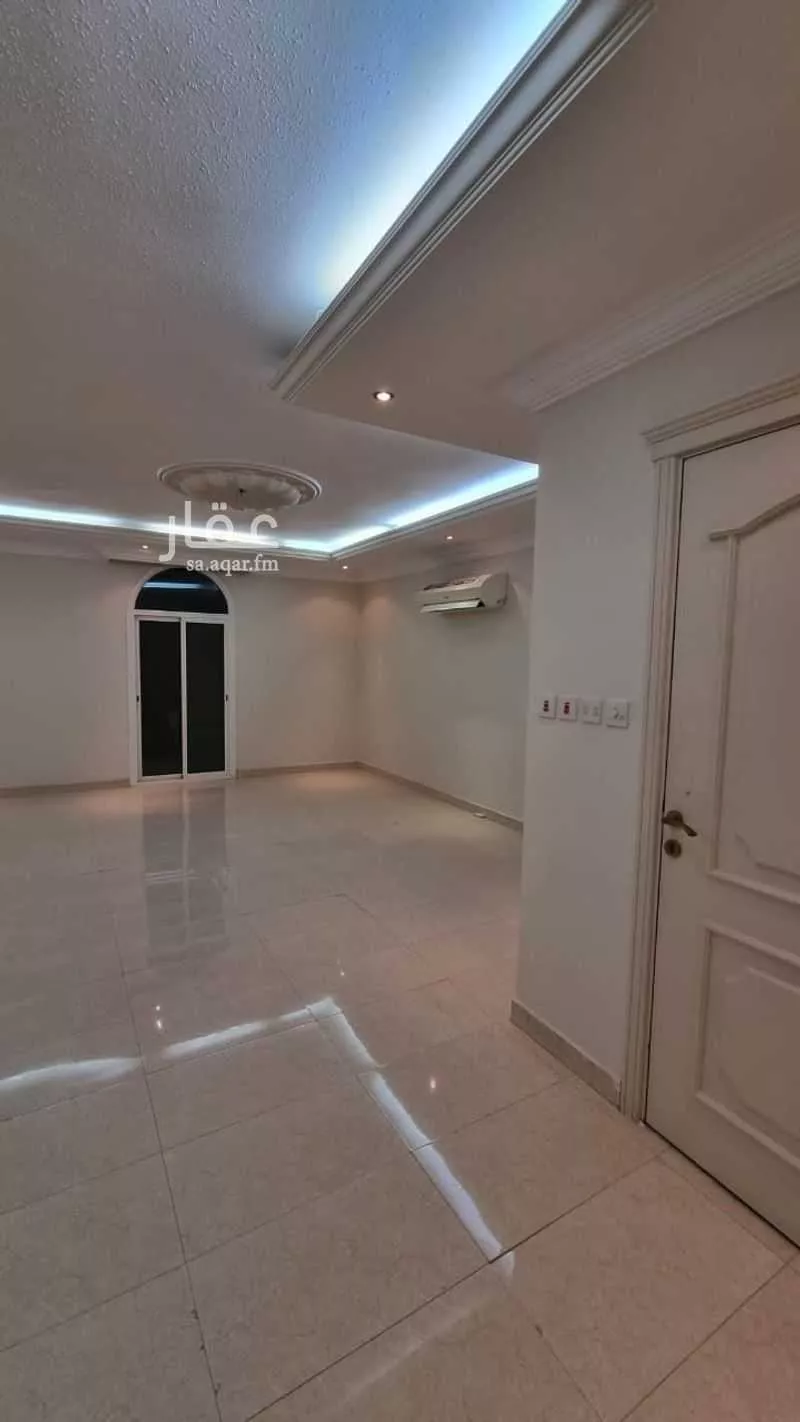 شقة 4 غرف في الرويس 1