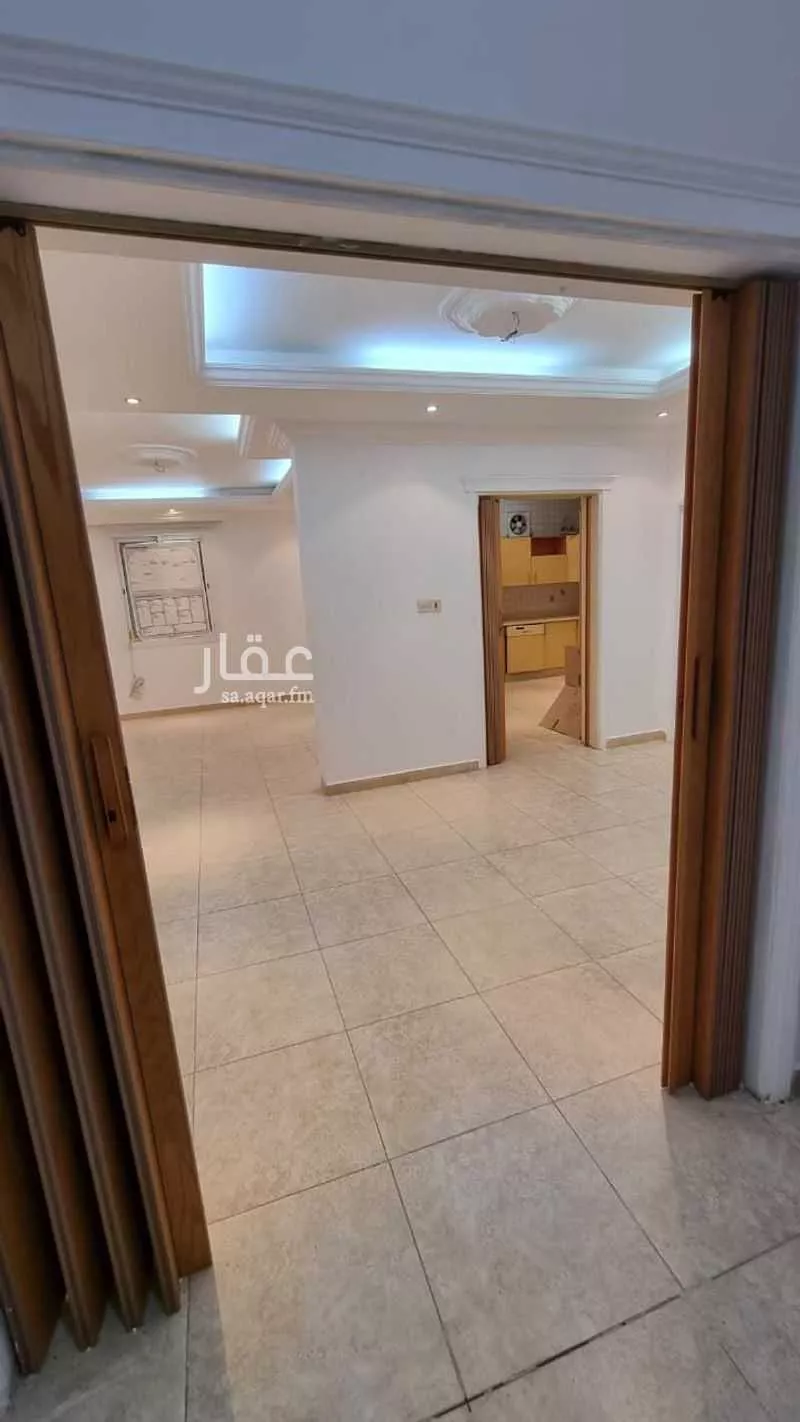 شقة 4 غرف في الرويس 18