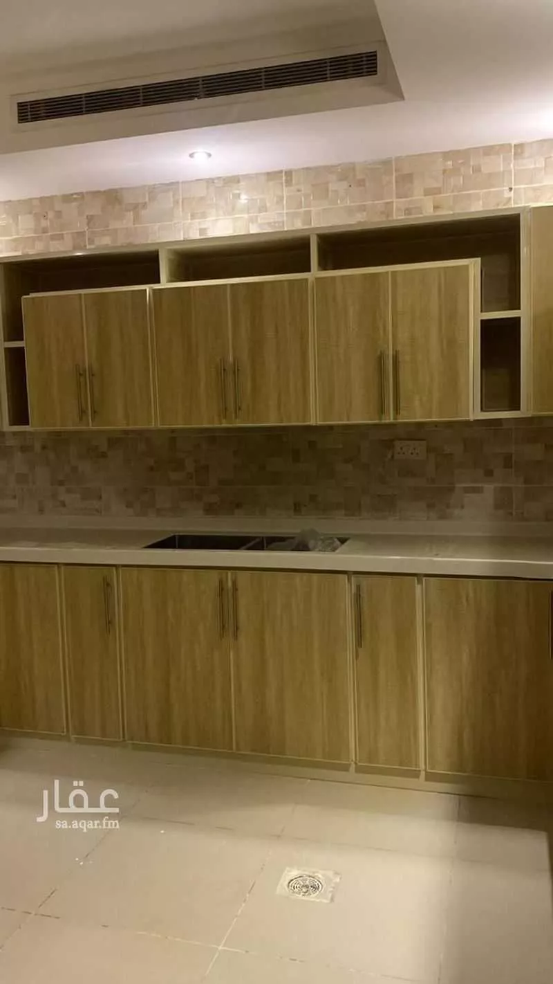 شقة 5 غرف في الرويس 3