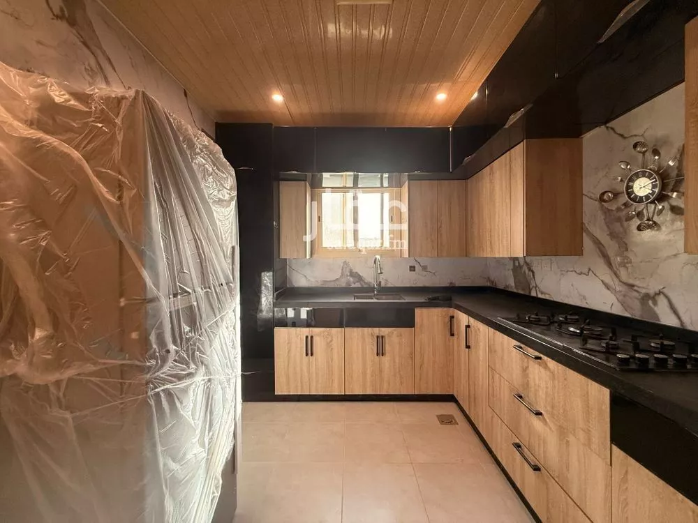 دور 4 غرف في الملك فهد 12