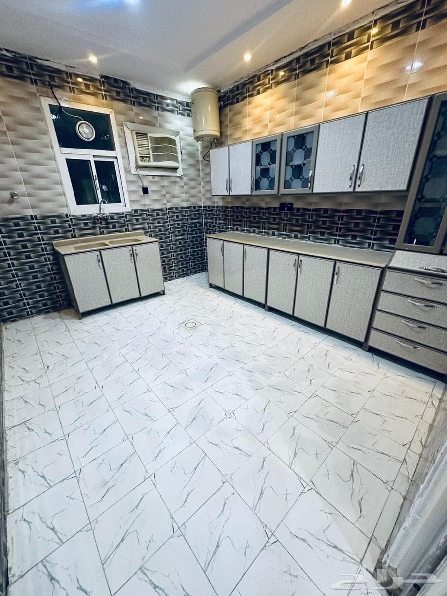 شقة 3 غرف في الرمال 3