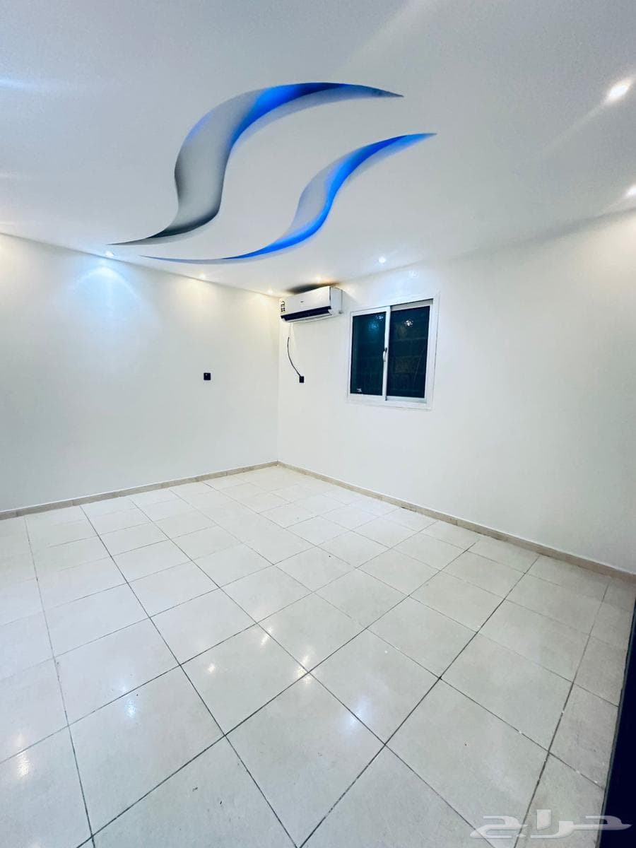 شقة 3 غرف في الرمال 5