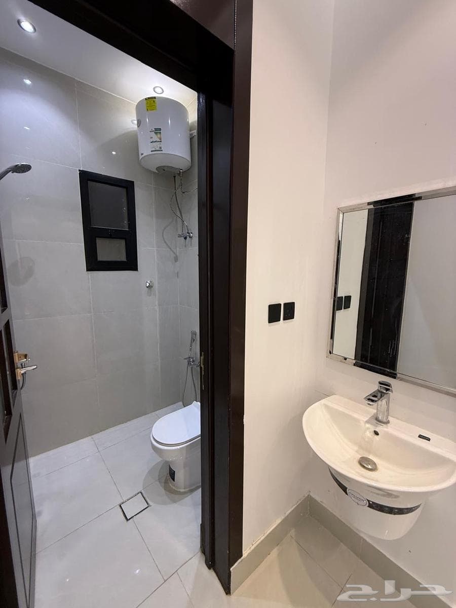 شقة 4 غرف في الرمال 9