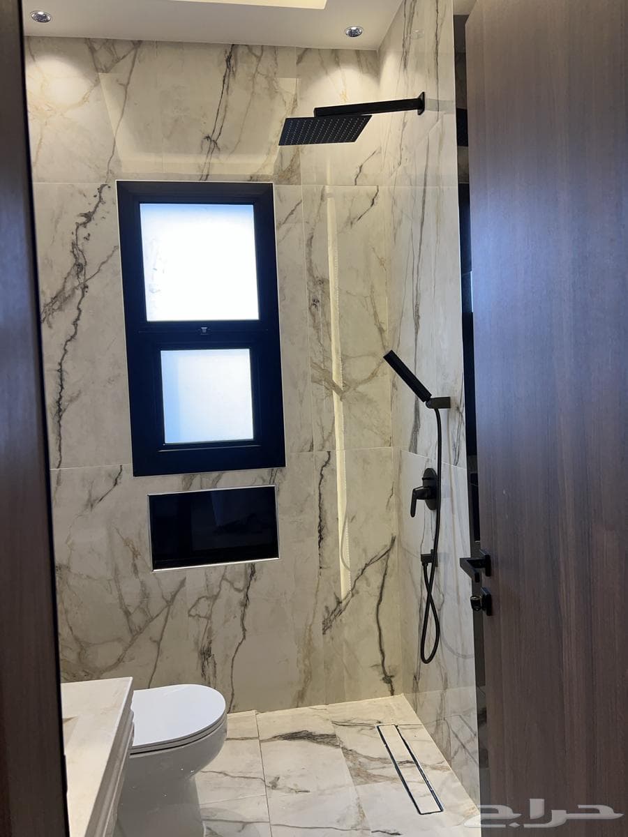 شقة 4 غرف في العارض 17