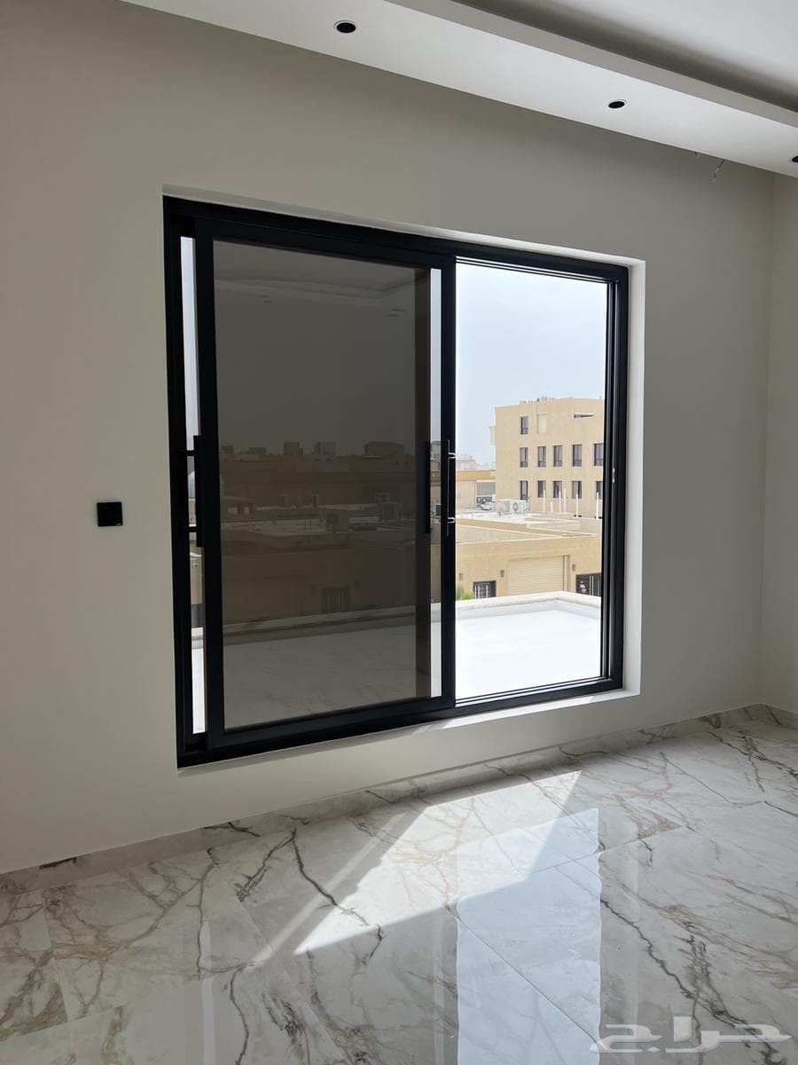 شقة 4 غرف في العارض 19