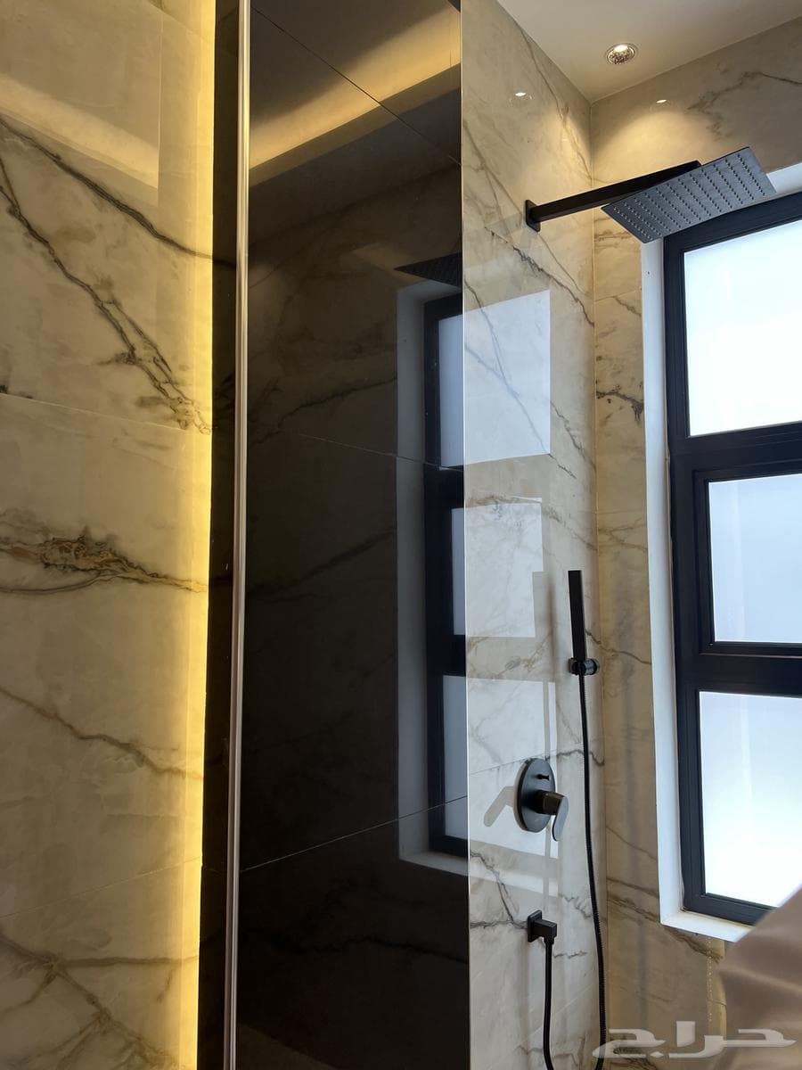 شقة 4 غرف في العارض 20