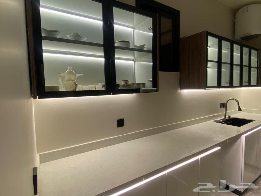 شقة 4 غرف في العارض 7