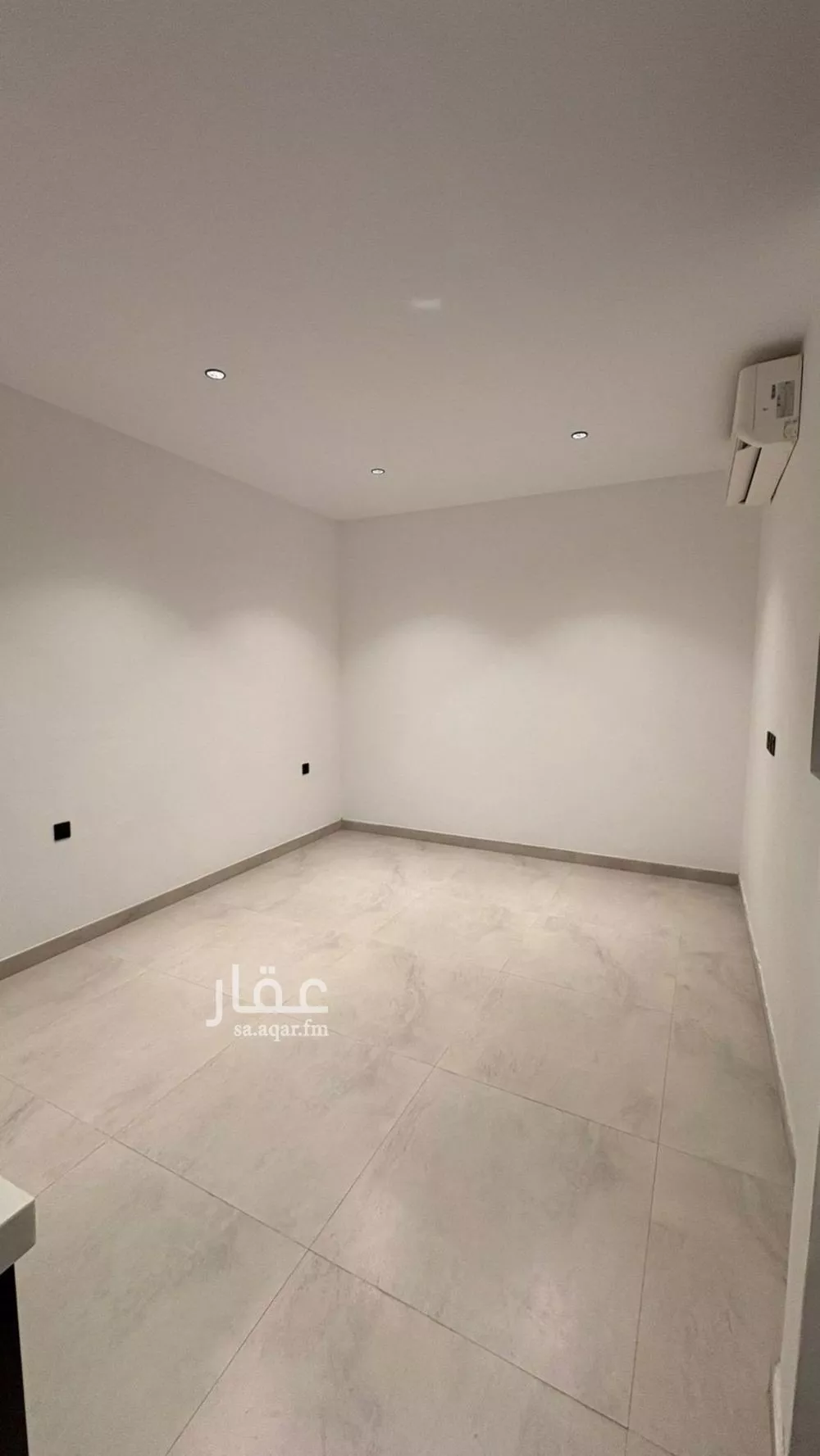 شقة 1 غرف في الملقا 5