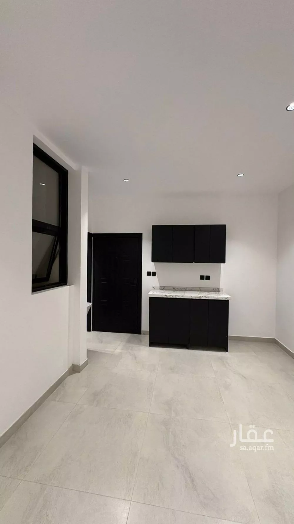 شقة 1 غرف في الملقا 6