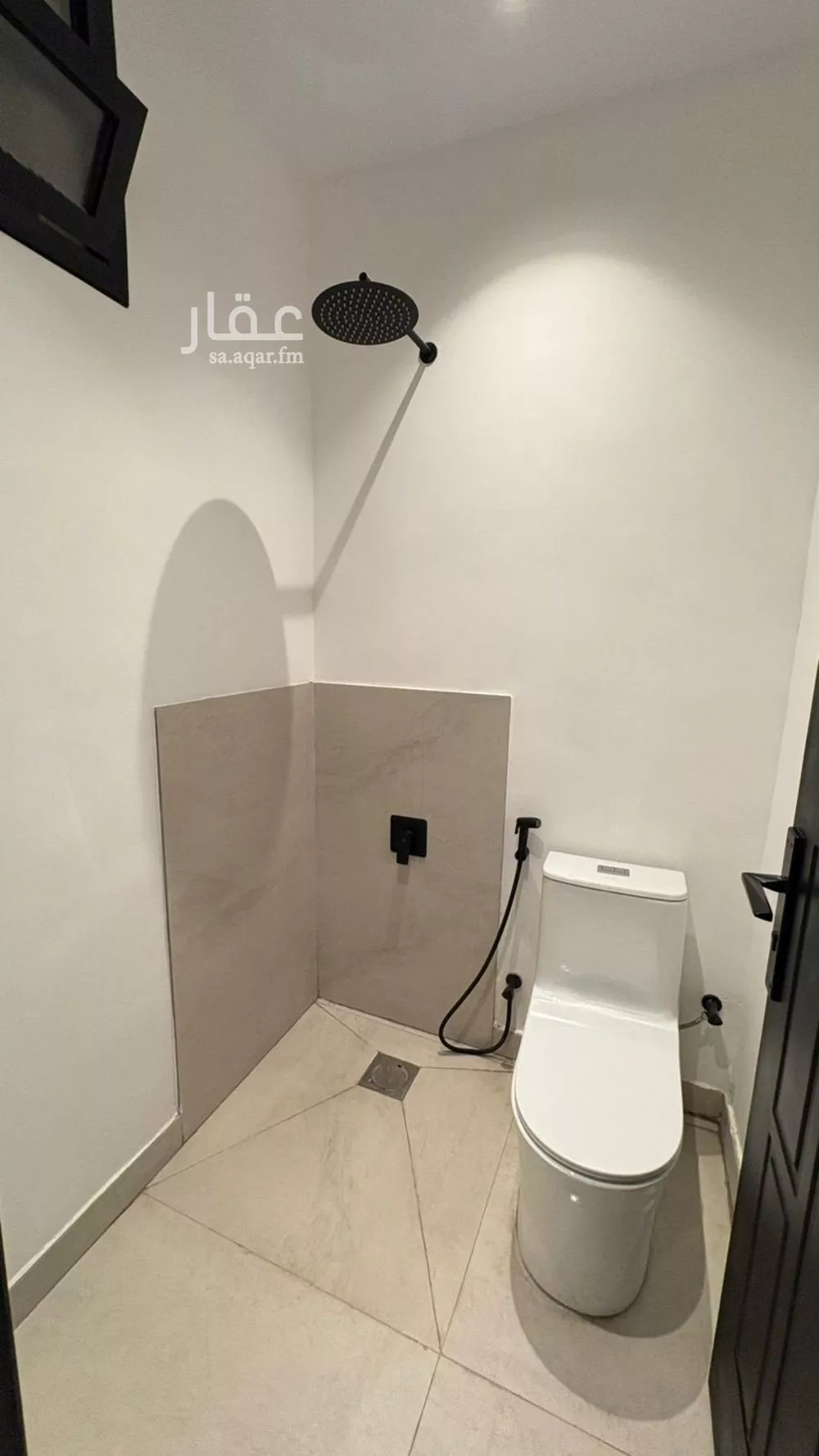 شقة 1 غرف في الملقا 8