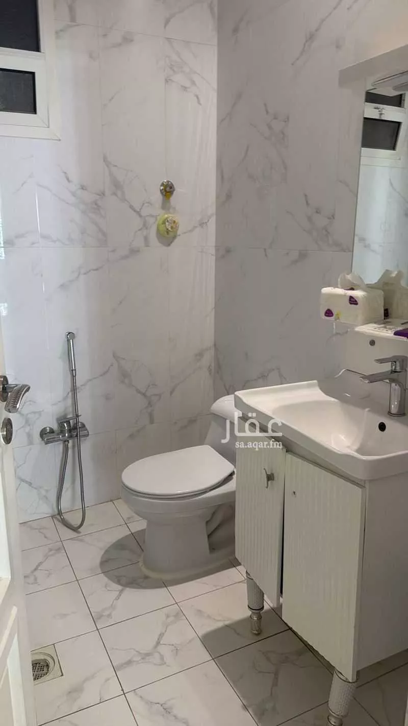 دور 3 غرف في عرقة 10