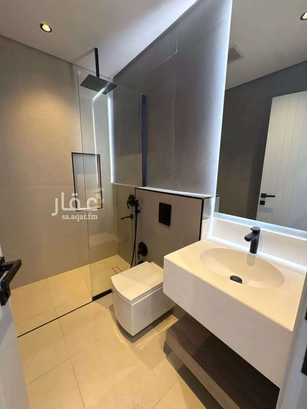 فيلا 4 غرف في المعذر الشمالي 13