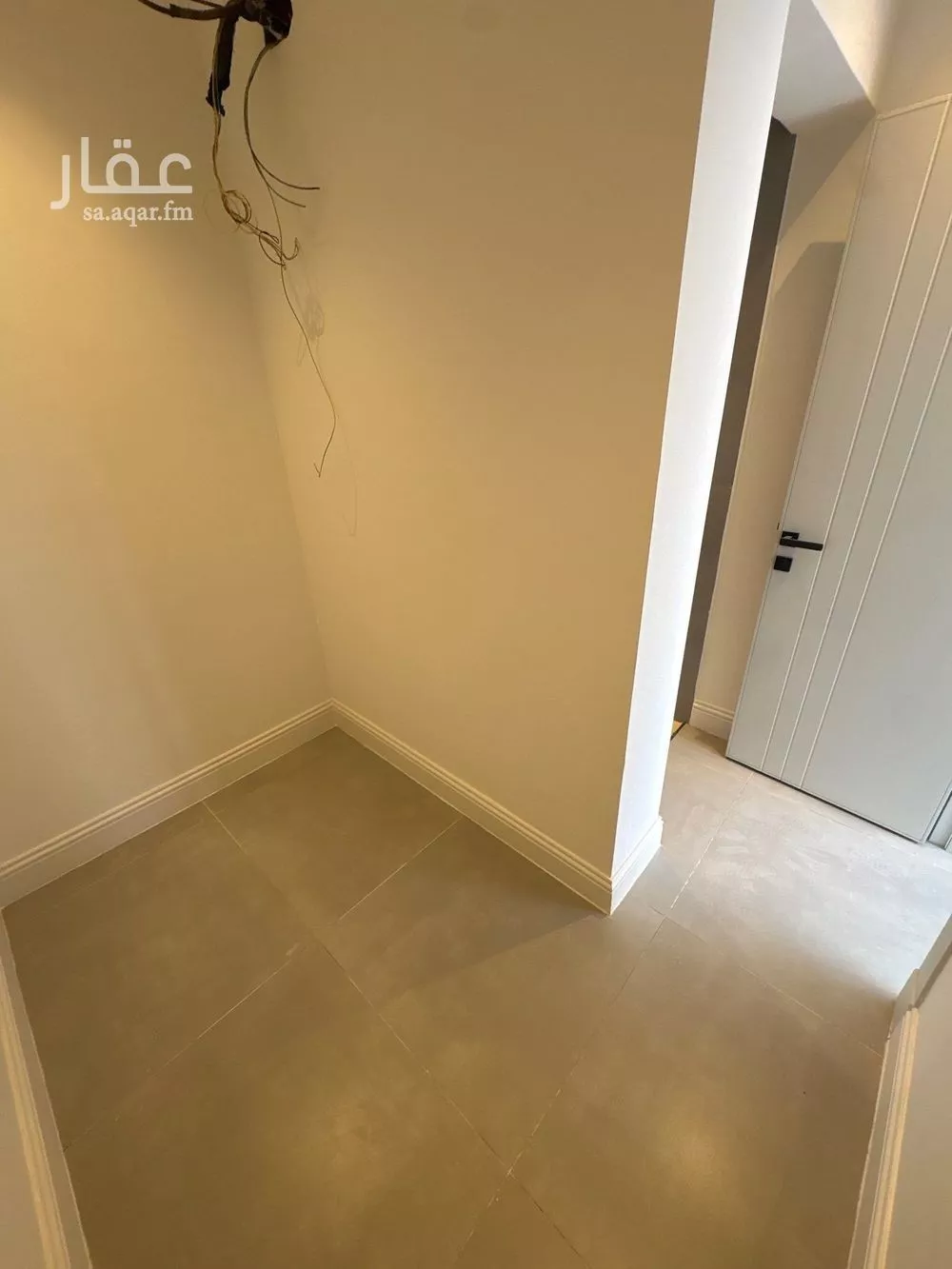 فيلا 4 غرف في المعذر الشمالي 10