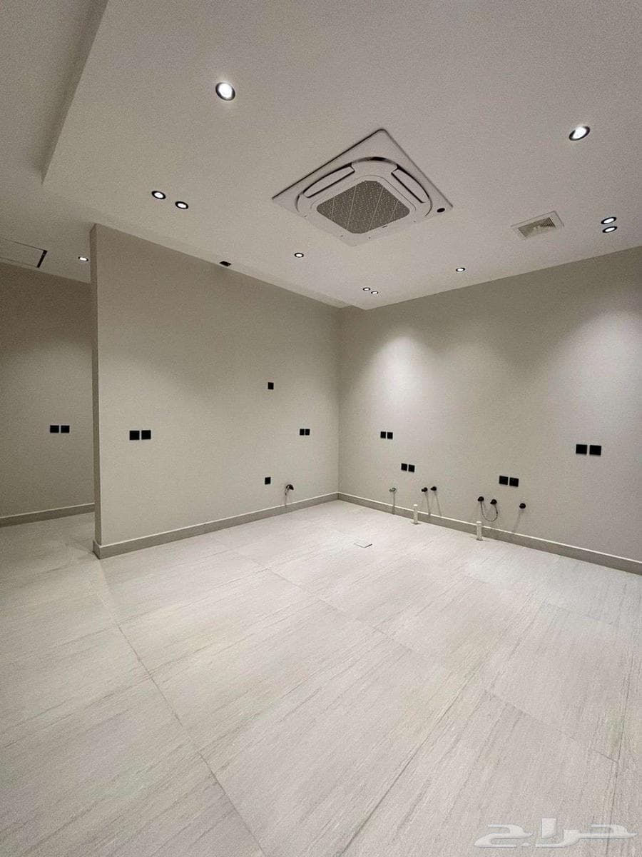 5 bedroom villa in Al Mahdiyyah 17