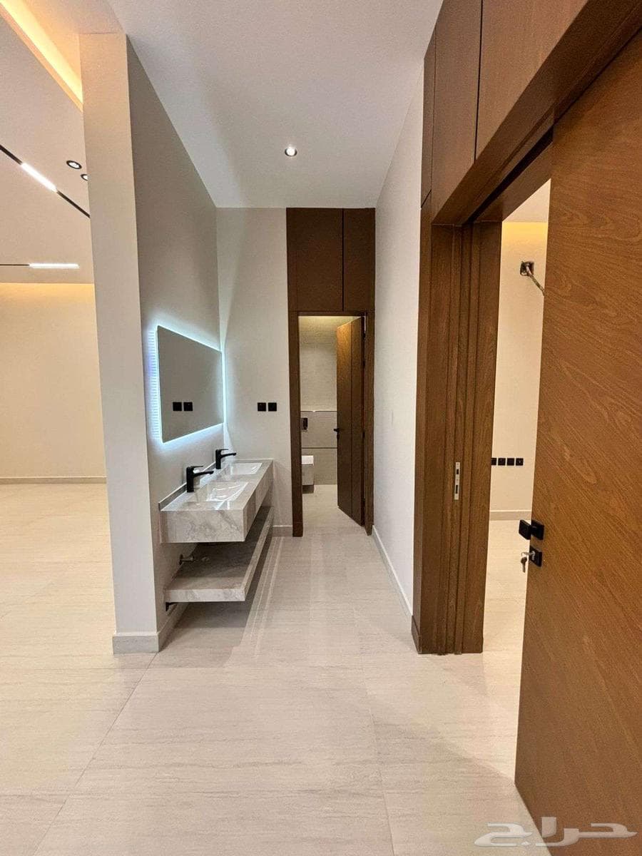 5 bedroom villa in Al Mahdiyyah 10