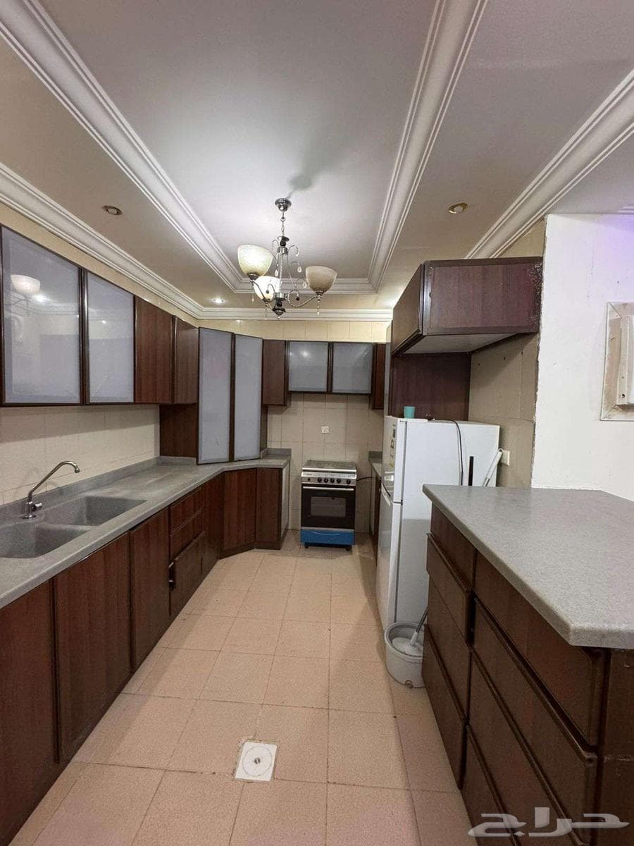 4 bedroom apartment in Al Marwa 10