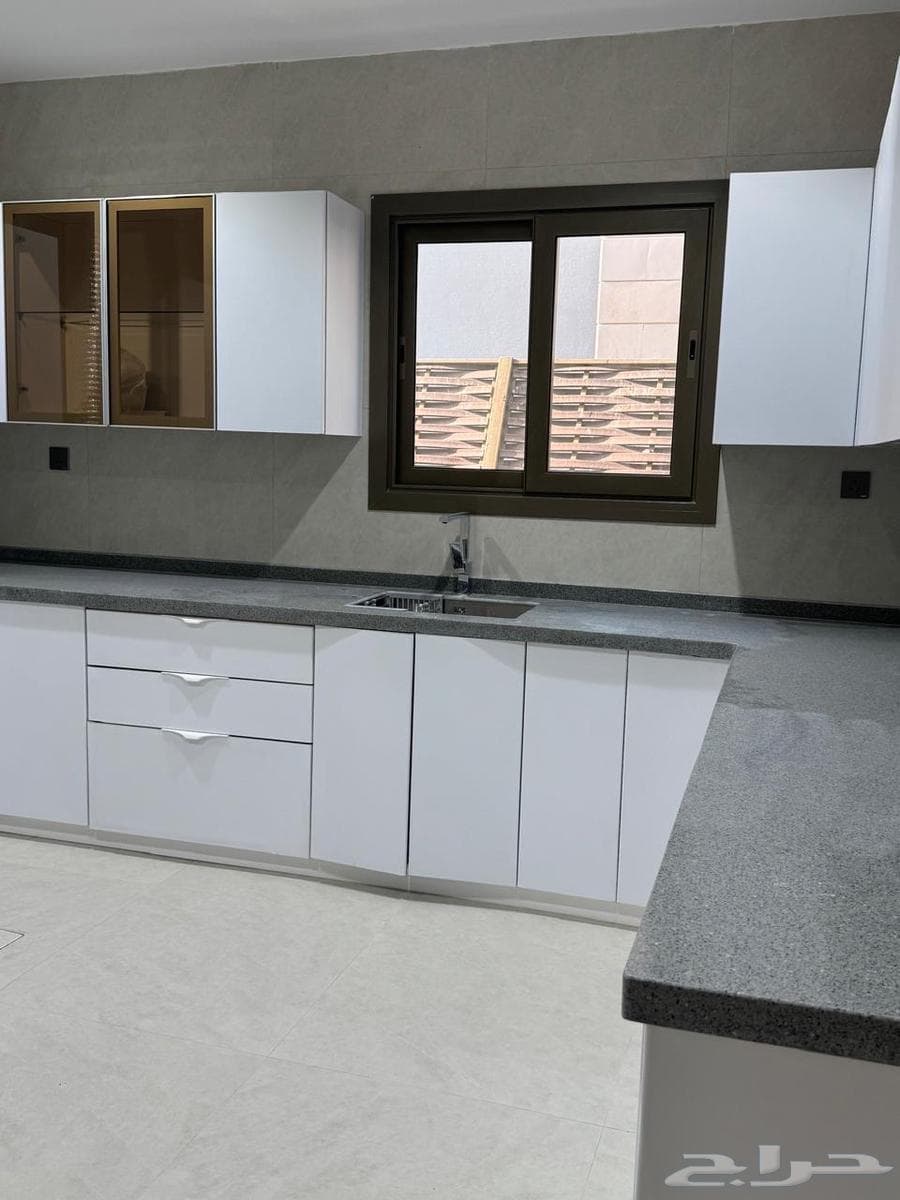 22 bedroom apartment in Al Khalidiyyah 8