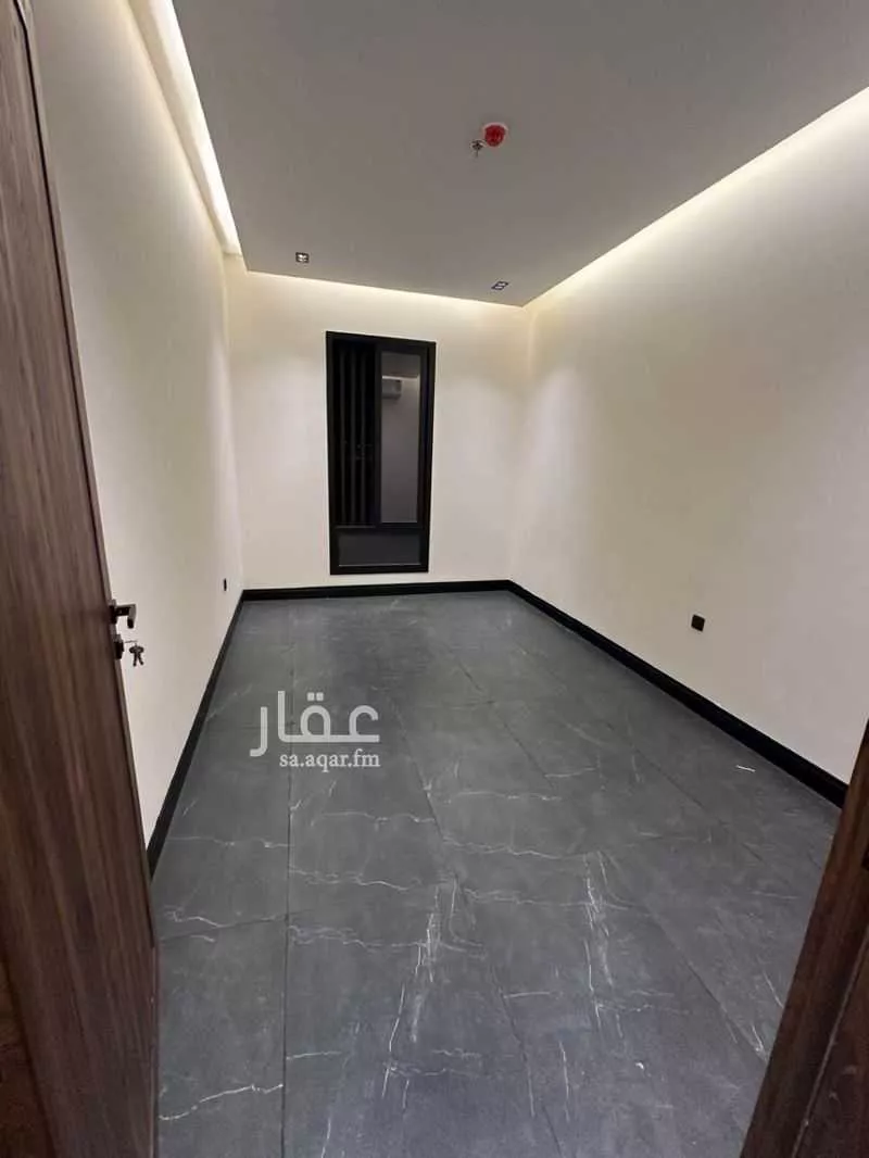 شقة 3 غرف في الرمال 4