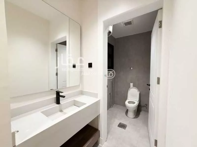 فيلا 6 غرف في العارض 12