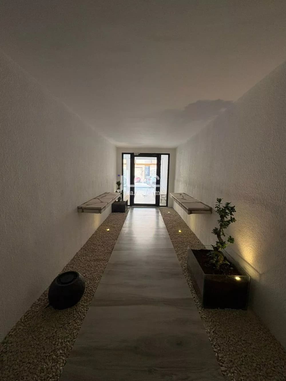 شقة 1 غرف في الملقا 2