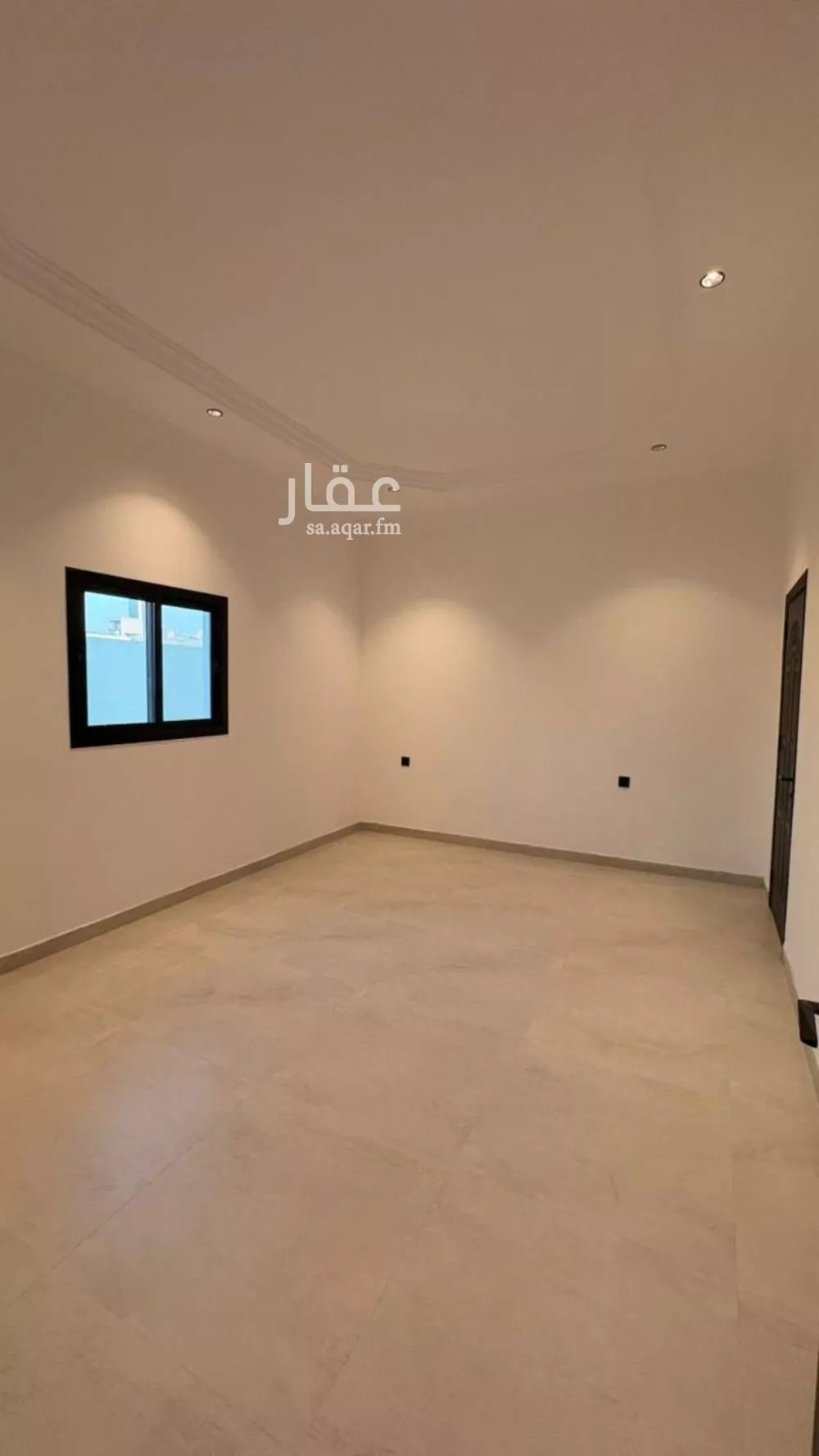 شقة 1 غرف في الملقا 8