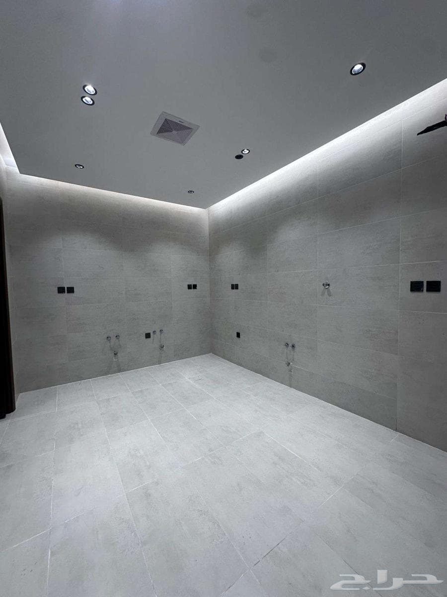 شقة 4 غرف في النعيم 5