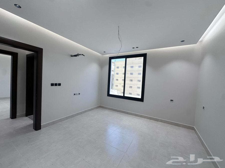 شقة 4 غرف في النعيم 6