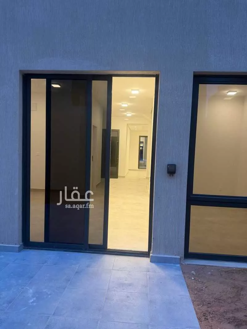 فيلا 4 غرف في الشرق 3