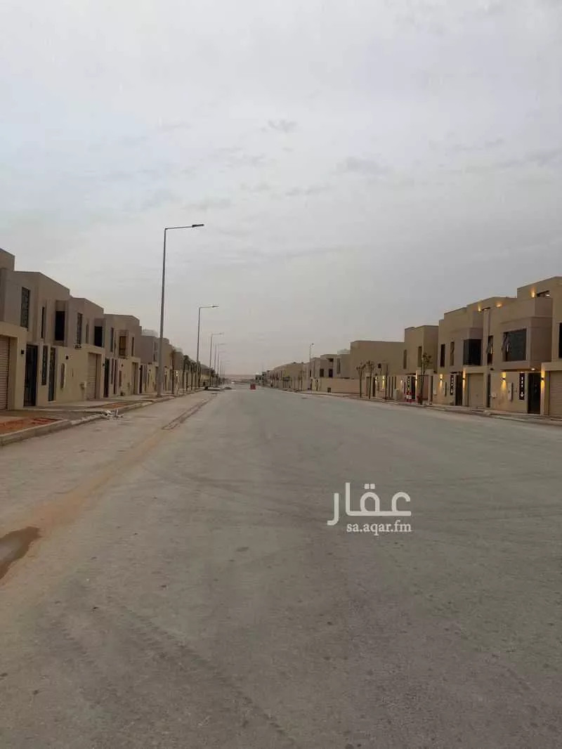 فيلا 4 غرف في الشرق 6