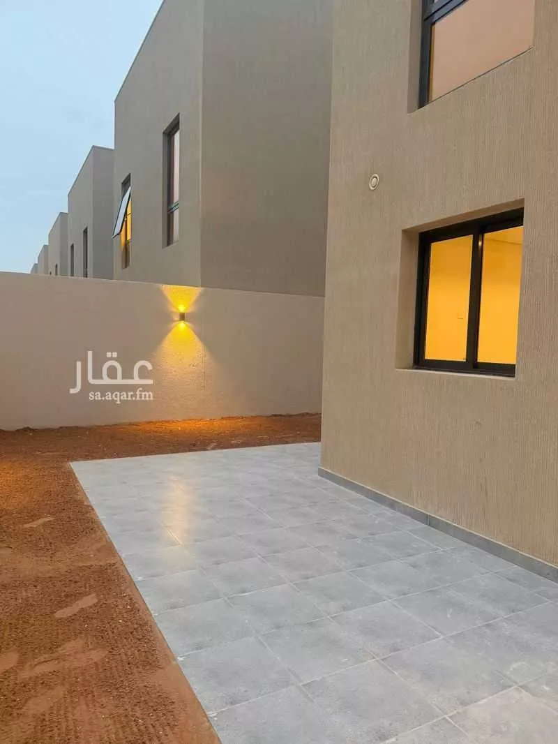 فيلا 4 غرف في الشرق 8