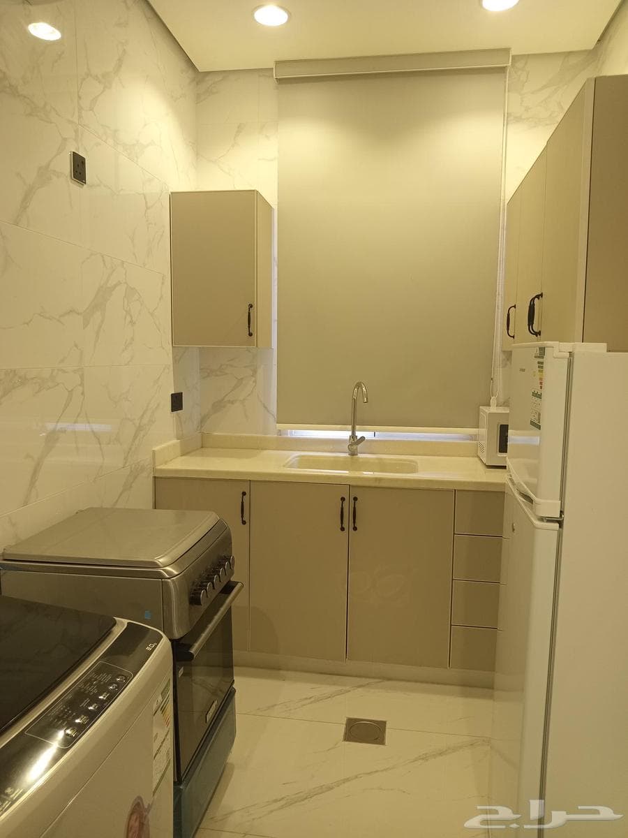 شقة 28 غرف في الحمرا 4