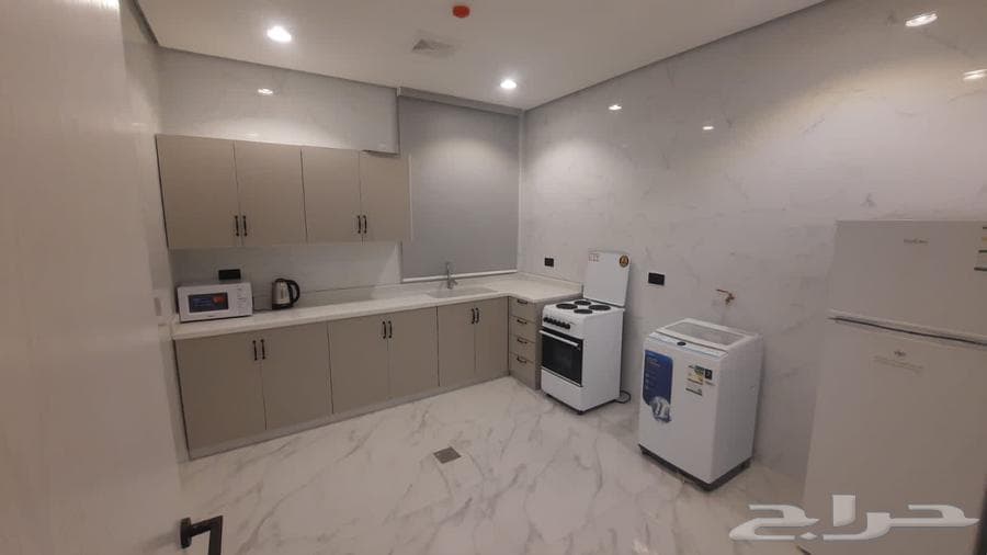 شقة 28 غرف في الحمرا 9