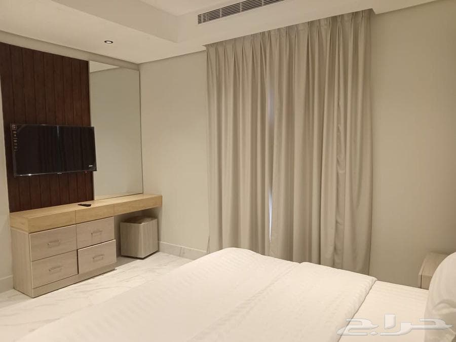 شقة 28 غرف في الحمرا 10