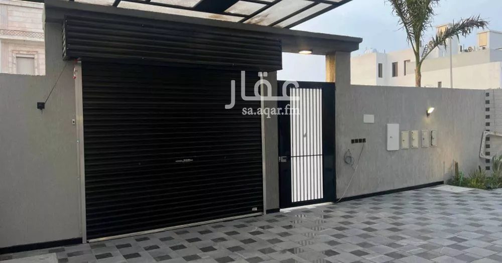 فيلا 8 غرف في الشراع 4