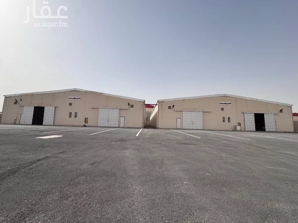 مستودع 6300 م² في المنصورية 3