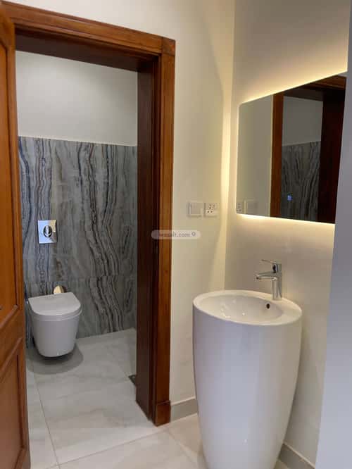 فيلا 8 غرف في اللؤلؤ 11